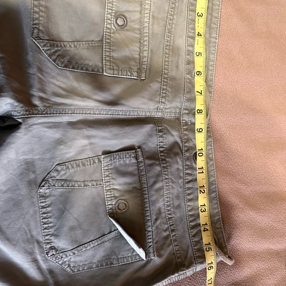 Old Navy khaki low waist capri pants - Picture 12 of 12